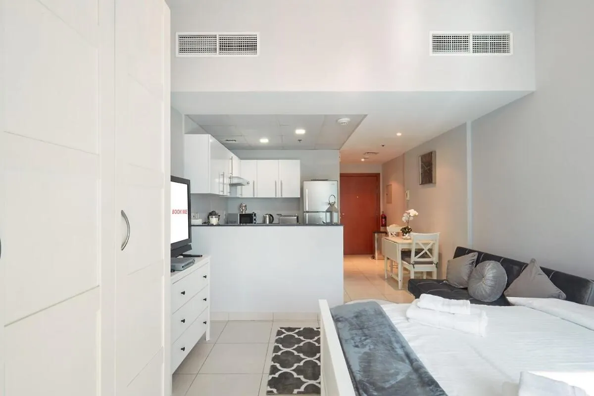 Cozy Studio Escape In Dubai Marina Apartment