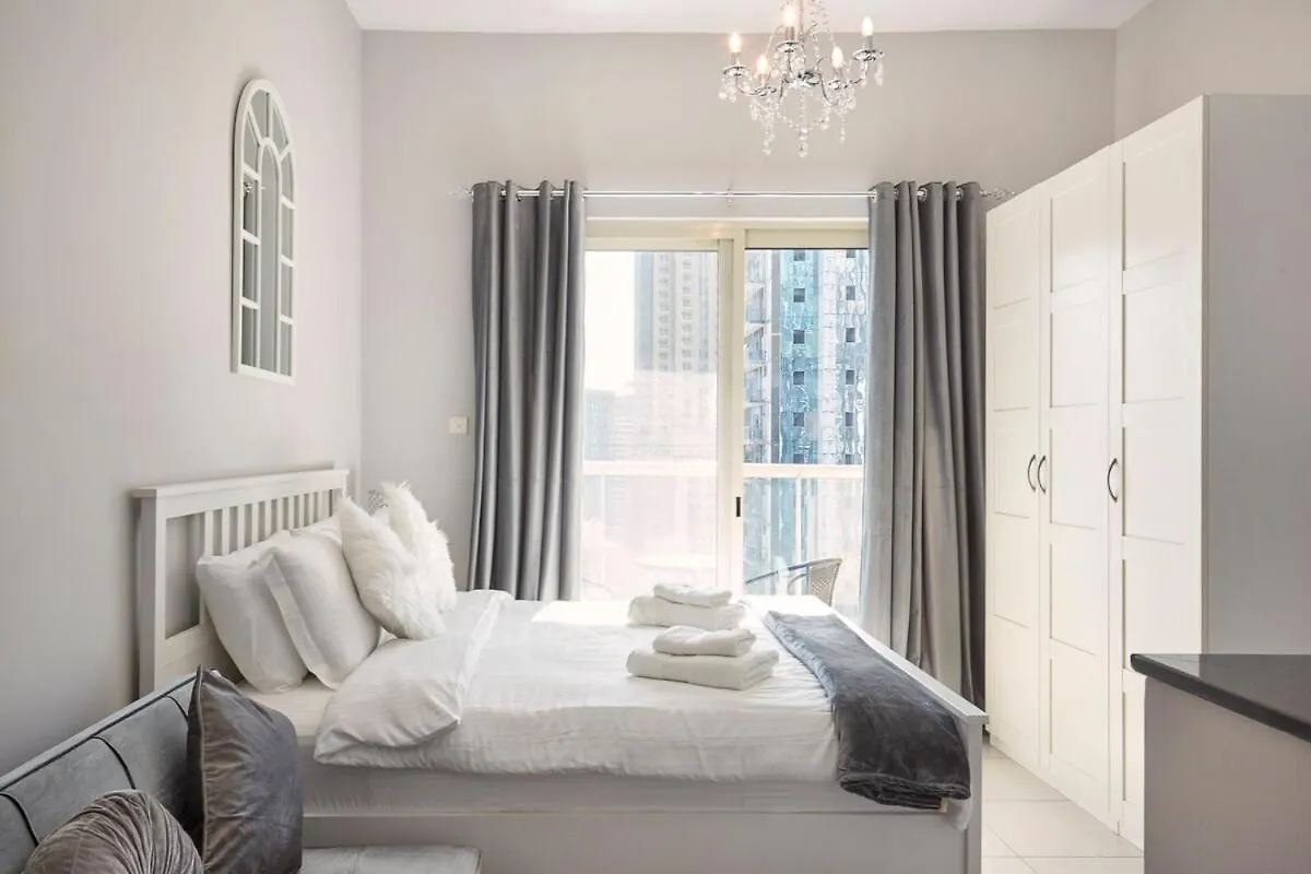 Cozy Studio Escape In Dubai Marina Apartment