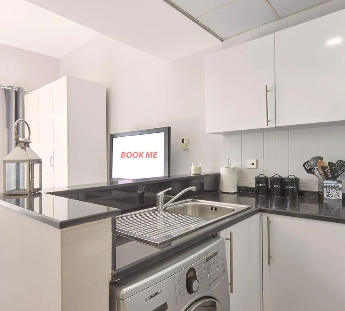 Cozy Studio Escape In Dubai Marina Apartment