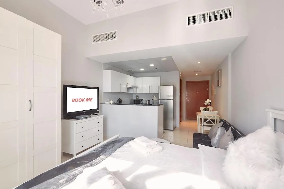 Cozy Studio Escape In Dubai Marina Apartment