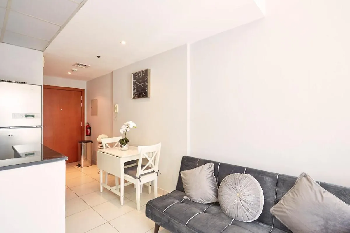 Cozy Studio Escape In Dubai Marina Apartment